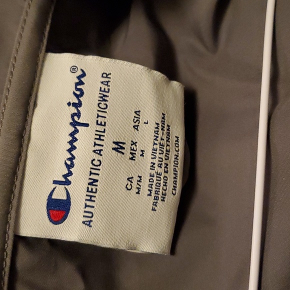 Champion Windbreaker (M) - Picture 5 of 5